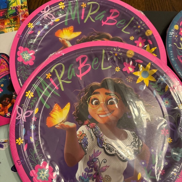 Mirabel Encanto Birthday Party Set BRAND NEW ENTIRE SET - Picture 8 of 10